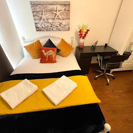 London Stratford Luxury House, 5 Minutes Walk Station, Westfield, 3 Bedrooms 3 Bathrooms, Reception, Garden, Parking Экстерьер фото