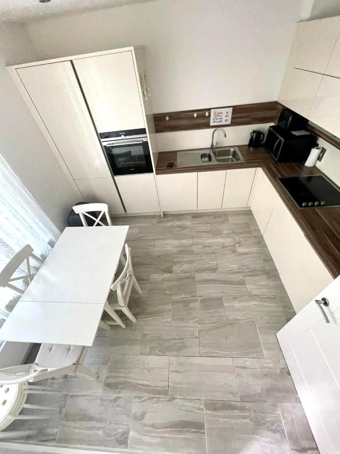 London Stratford Luxury House, 5 Minutes Walk Station, Westfield, 3 Bedrooms 3 Bathrooms, Reception, Garden, Parking Экстерьер фото