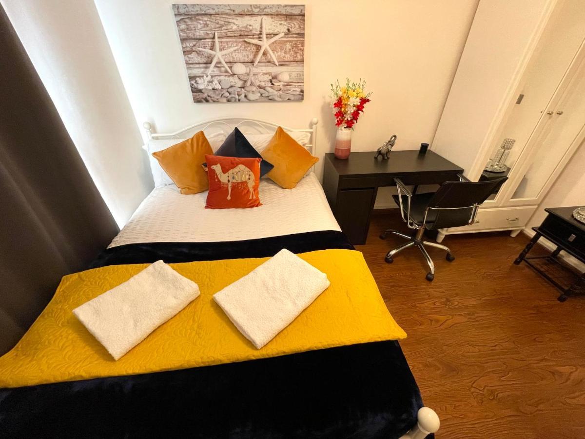 London Stratford Luxury House, 5 Minutes Walk Station, Westfield, 3 Bedrooms 3 Bathrooms, Reception, Garden, Parking Экстерьер фото